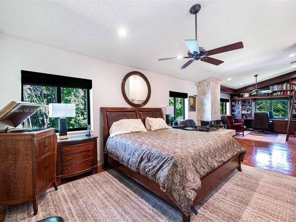 2000 S Bayshore Dr 72, Miami FL 33133