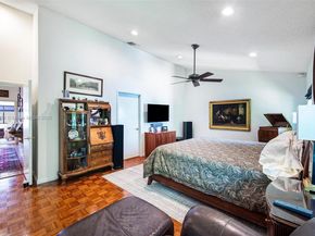 2000 S Bayshore Dr 72, Miami FL 33133