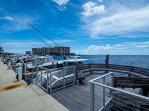 2000 S Bayshore Dr 72, Miami FL 33133