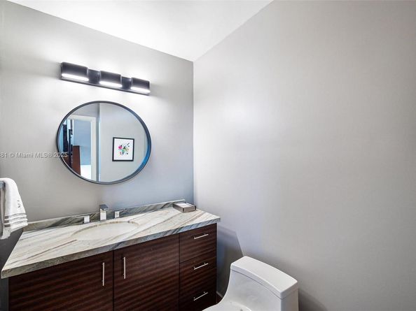 2000 S Bayshore Dr 72, Miami FL 33133