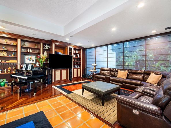 2000 S Bayshore Dr 72, Miami FL 33133