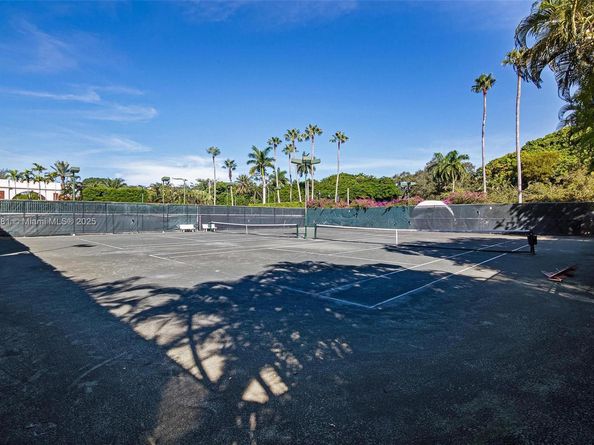 2000 S Bayshore Dr 72, Miami FL 33133