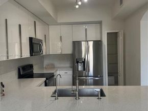 8826 W Flagler St 102, Miami FL 33174
