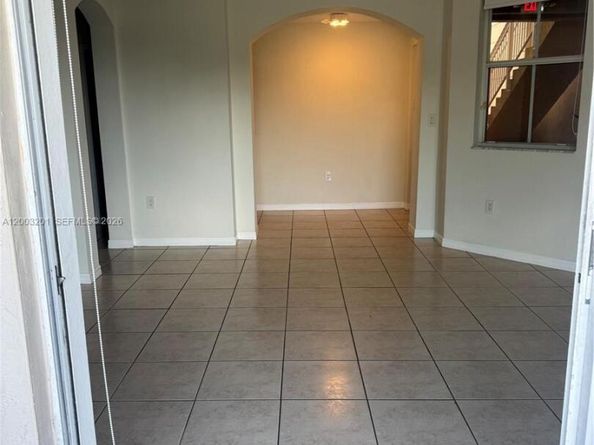 8826 W Flagler St 102, Miami FL 33174