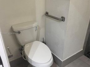 8826 W Flagler St 102, Miami FL 33174