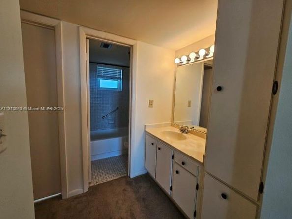900 Colony Point Cir 505, Pembroke Pines FL 33026
