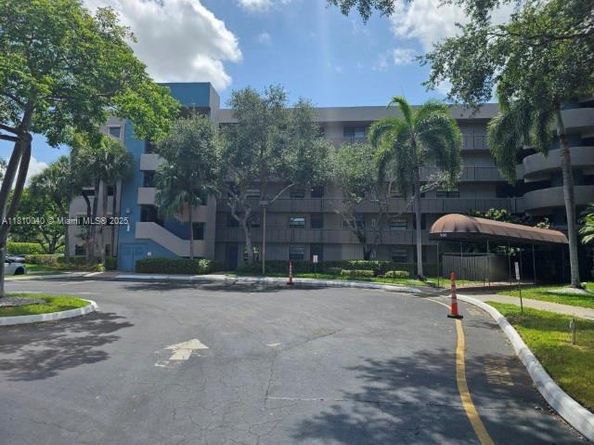 900 Colony Point Cir 505, Pembroke Pines FL 33026