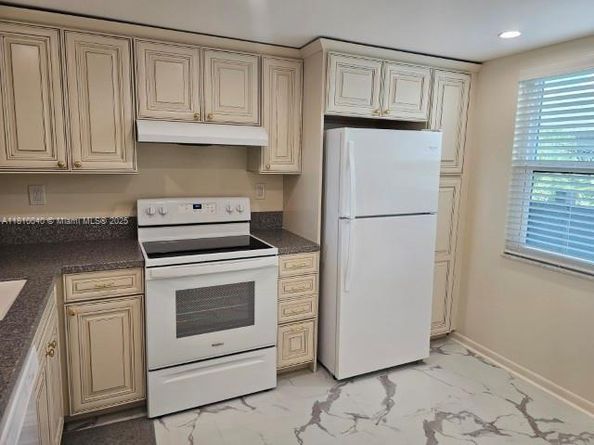 900 Colony Point Cir 505, Pembroke Pines FL 33026