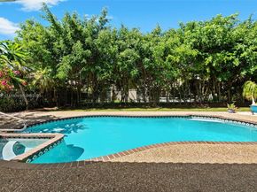 2000 Lakeshore Dr, Weston FL 33326