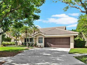 2000 Lakeshore Dr