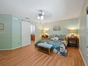 2000 Lakeshore Dr, Weston FL 33326