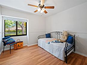 2000 Lakeshore Dr, Weston FL 33326