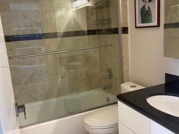 770 Claughton Island Dr 904, Miami FL 33131