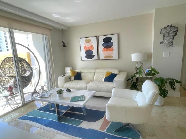 770 Claughton Island Dr 904, Miami FL 33131