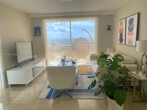 770 Claughton Island Dr 904, Miami FL 33131