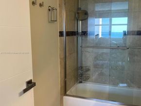 770 Claughton Island Dr 904, Miami FL 33131