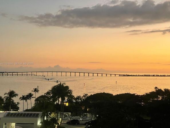 770 Claughton Island Dr 904, Miami FL 33131