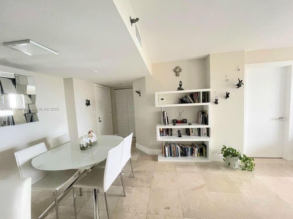 770 Claughton Island Dr 904, Miami FL 33131