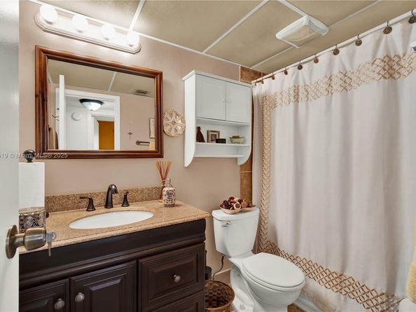 2801 Somerset Dr 411, Lauderdale Lakes FL 33311