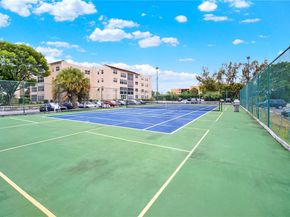 2801 Somerset Dr 411, Lauderdale Lakes FL 33311