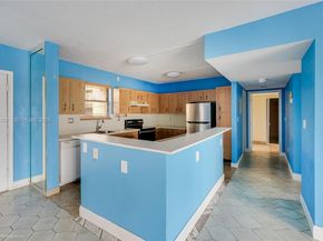 471 Ives Dairy Rd 4023, Miami FL 33179