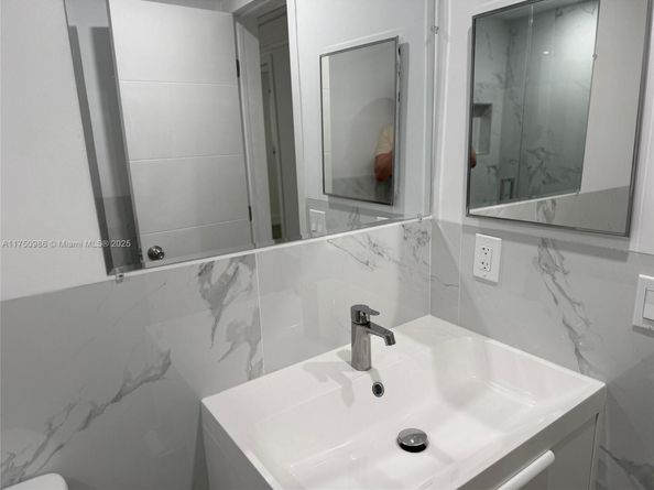 926 Michigan Ave 12, Miami Beach FL 33139