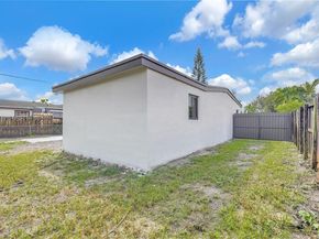 3315 NW 98th St, Miami FL 33147