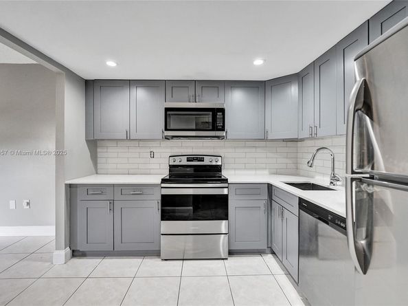 8401 W Sample Rd 20, Coral Springs FL 33065