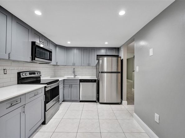 8401 W Sample Rd 20, Coral Springs FL 33065