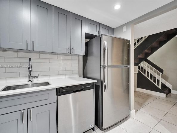 8401 W Sample Rd 20, Coral Springs FL 33065