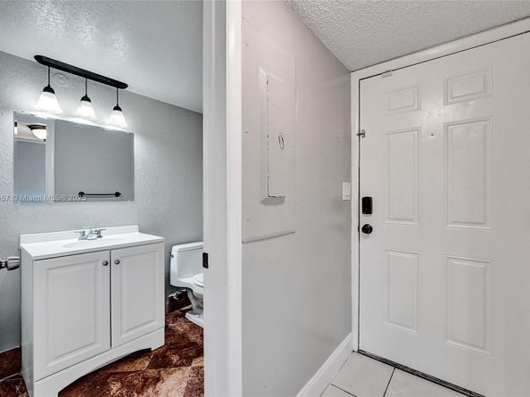 8401 W Sample Rd 20, Coral Springs FL 33065