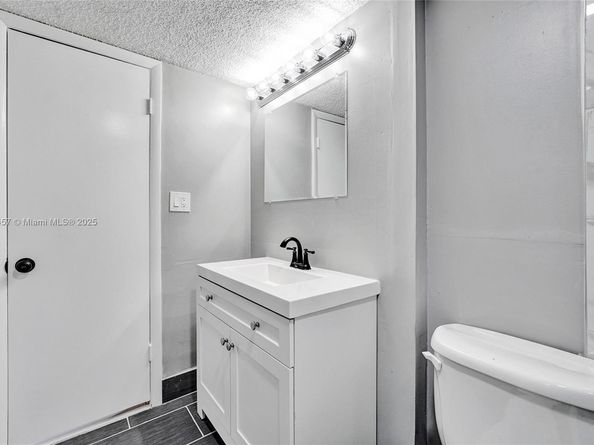 8401 W Sample Rd 20, Coral Springs FL 33065