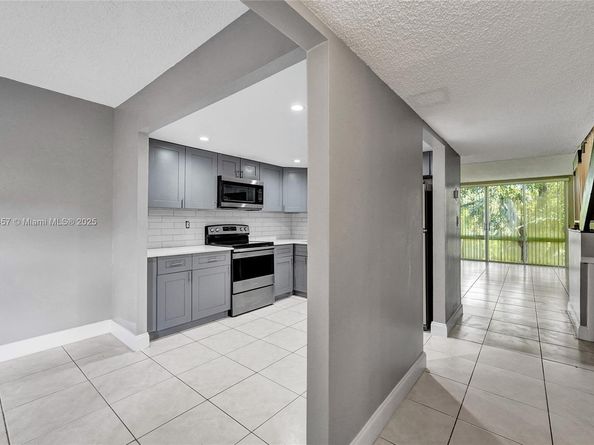 8401 W Sample Rd 20, Coral Springs FL 33065