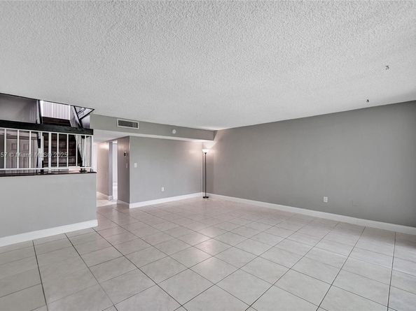 8401 W Sample Rd 20, Coral Springs FL 33065