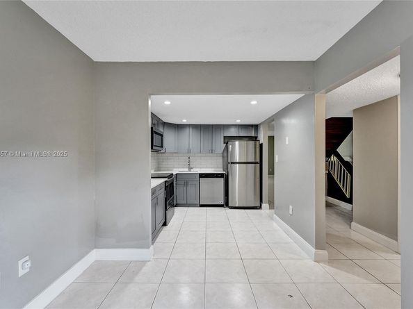8401 W Sample Rd 20, Coral Springs FL 33065