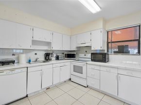 621 SW 5th Ct, Hallandale Beach FL 33009