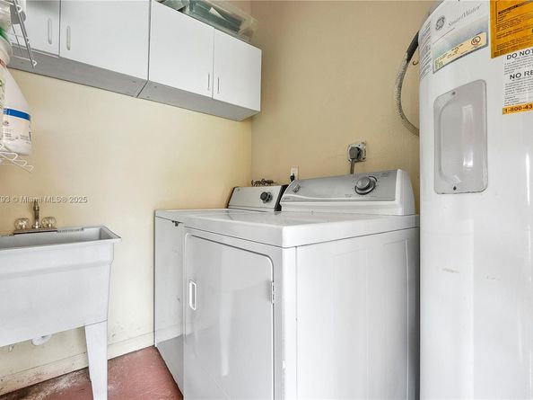 621 SW 5th Ct, Hallandale Beach FL 33009
