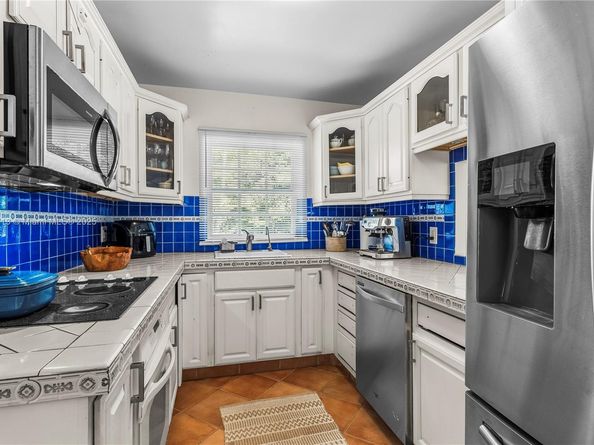 1875 Alamanda Dr, North Miami FL 33181