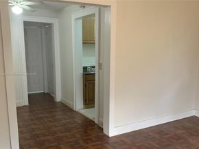 527 SW 7th Ct, Miami FL 33130