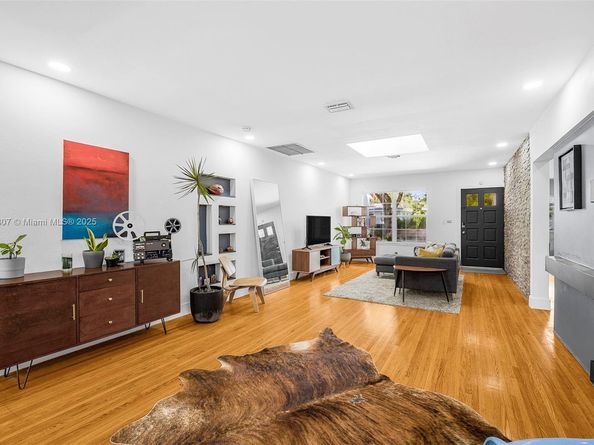 1556 Palermo Ave, Coral Gables FL 33134
