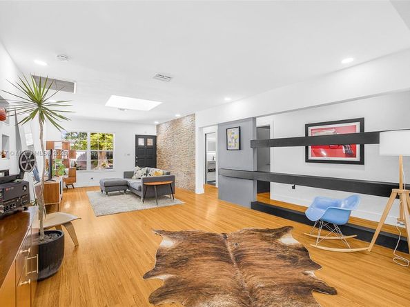 1556 Palermo Ave, Coral Gables FL 33134