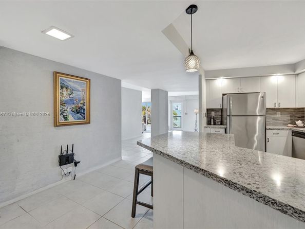3000 Holiday Dr 306, Fort Lauderdale FL 33316