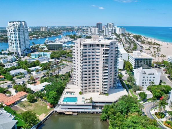 3000 Holiday Dr 306, Fort Lauderdale FL 33316