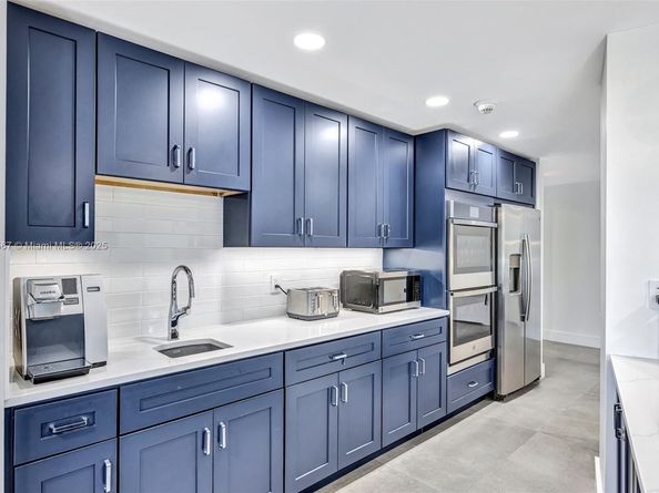 3000 Holiday Dr 306, Fort Lauderdale FL 33316