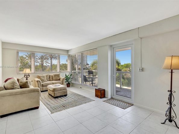 3000 Holiday Dr 306, Fort Lauderdale FL 33316