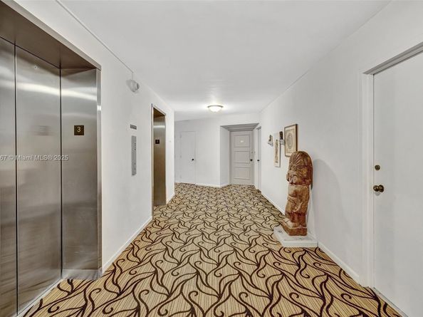 3000 Holiday Dr 306, Fort Lauderdale FL 33316