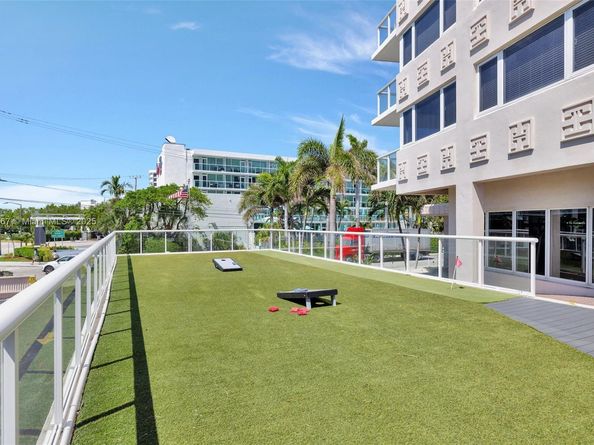 3000 Holiday Dr 306, Fort Lauderdale FL 33316