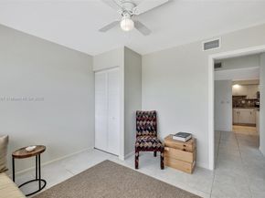 3000 Holiday Dr 306, Fort Lauderdale FL 33316