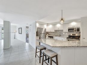 3000 Holiday Dr 306, Fort Lauderdale FL 33316