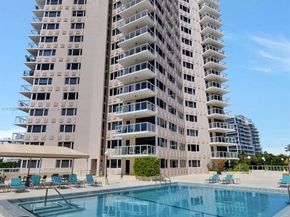 3000 Holiday Dr 306, Fort Lauderdale FL 33316